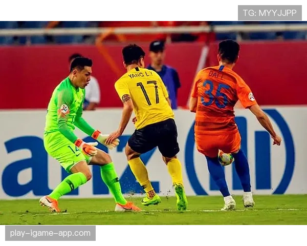 禁区外犯规的判罚标准及其对比赛节奏的影响解析